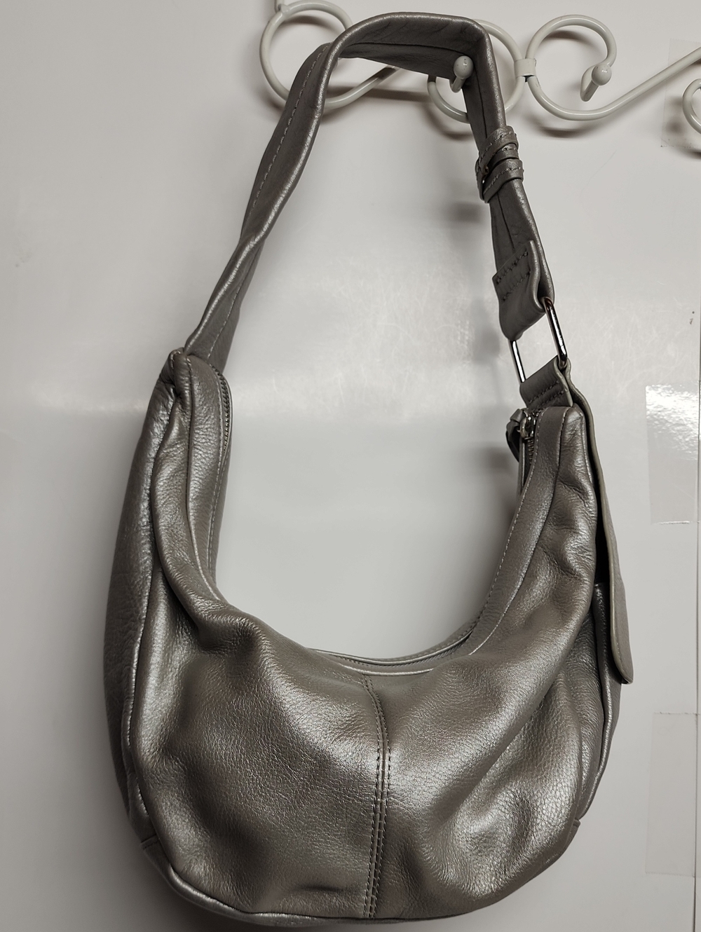 LUCE Sleek Pebbled Leather Shoulder Hobo Bag in Light Gray Minimalist Quality! - Picture 2 of 11